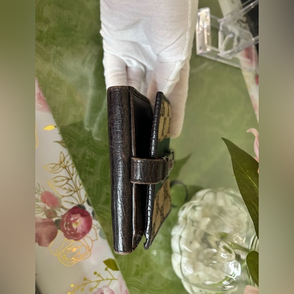 Gucci Beige & Green Wallet – Sleek Compact Bifold, No Sticky Interior - Picture 10 of 13